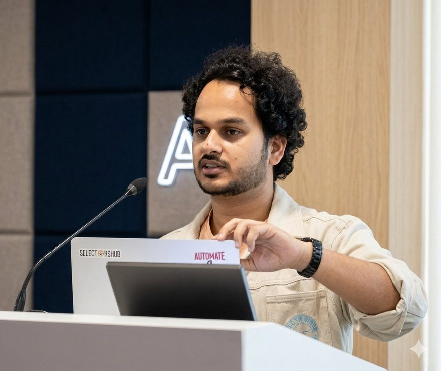 SelectorsHub BootCamp speaker presenting on stage